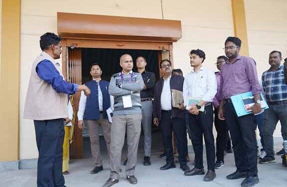 jamshedpur nagar nikay election : जमशेदपुर के नगरपालिका निर्वाचन की तैयारियों का उपायुक्त ने किया निरीक्षण, तैयारियों का लिया जायजा