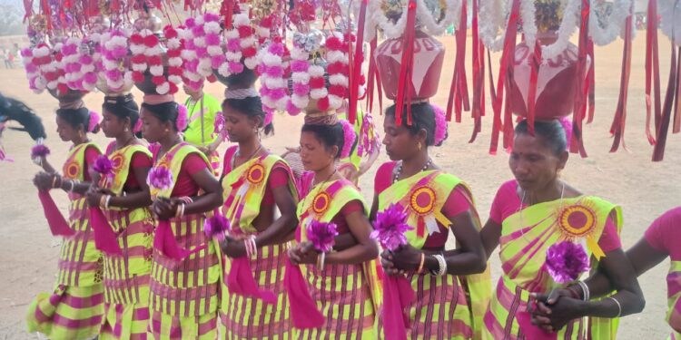 jamshedpur rural sports – हाड़तोपा में दो दिवसीय खेलकूद व फुटबॉल टूर्नामेंट का हुआ समापन, झारखंड सांस्कृतिक नृत्य ने बिखेरी छटा, आधुनिक बूढ़ी गाड़ी नृत्य ने सबका मनमोहा