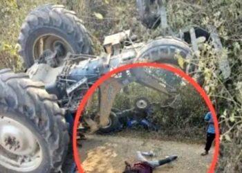 saraikela kandra accident- कांड्रा में अनियंत्रित ट्रैक्टर पलटा, चालक की दबकर मौत, पुलिस मामले की छानबीन में जुटी saraikela kandra accident- कांड्रा में अनियंत्रित ट्रैक्टर पलटा, चालक की दबकर मौत, पुलिस मामले की छानबीन में जुटी
