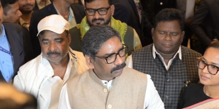 jharkhand cabinet meeting : झारखंड कैबिनेट की बैठक में 27 प्रस्तावों को मंजूरी, वीमेंस यूनिवर्सिटी समेत कई विश्वविद्यालय का पद पुर्नगठित, सीएम कैबिनेट के बाद बाहर निकले, केंद्र सरकार पर साधा निशाना, देखिये – video