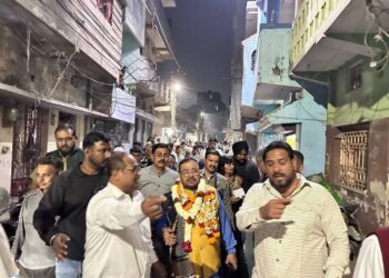Jugsalai nagar parishad hidayat khan : जुगसलाई में हिदायतुल्ला खान ने चलाया जनसंपर्क अभियान, नौशीन खान को मिला बुजुर्गों का आशीर्वाद, युवाओं ने दिया साथ