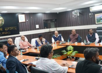 Jamshedpur nagar nikay election : जमशेदपुर में चुनाव को लेकर प्रशासनिक तैयारी, सामान्य प्रेक्षकों की उपस्थिति में मतदान कर्मियों का द्वितीय रेंडमाइजेशन सम्पन्न