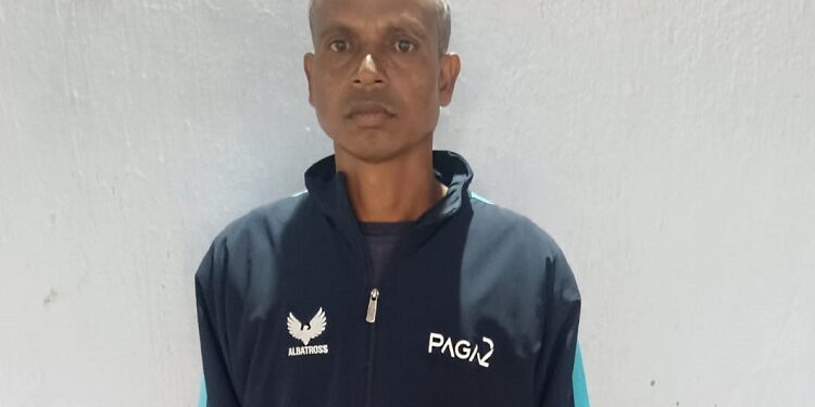 West singhbhum 6 years jail to arms act accused : चाईबासा में आर्म्स एक्ट के आरोपी को छह वर्ष कारावास व 10 हजार रुपये जुर्माना की सजा, आरोपी पर अवैध हथियार रखने व प्रतिबंधित नक्सली संगठन के साथ काम करने का था आरोप West singhbhum 6 years jail to arms act accused : चाईबासा में आर्म्स एक्ट के आरोपी को छह वर्ष कारावास व 10 हजार रुपये जुर्माना की सजा, आरोपी पर अवैध हथियार रखने व प्रतिबंधित नक्सली संगठन के साथ काम करने का था आरोप