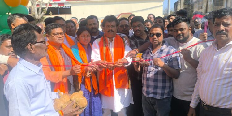 Chakulia nagar panchayat election- चाकुलिया नगर पंचायत अध्यक्ष पद के लिए भाजपा समर्थित प्रत्याशी चंदना मुर्मू की चुनावी कार्यालय का हुआ उद्घाटन
