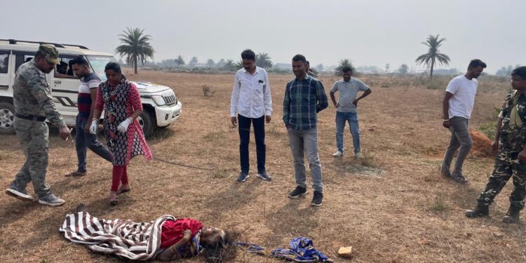 jamshedpur rural body found- चाकुलिया हवाई पट्टी के पास बुजुर्ग महिला का शव बरामद, पुलिस मामले की जांच में जुटी