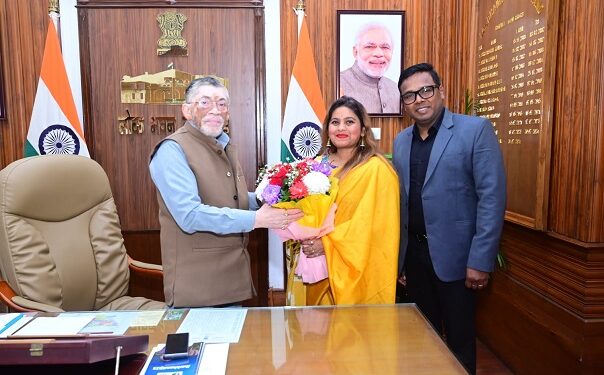 Jharkhand artist meets Governor – वंदे मातरम थीम पर नृत्य प्रस्तुति को लेकर मोनिका डे मिलीं राज्यपाल से