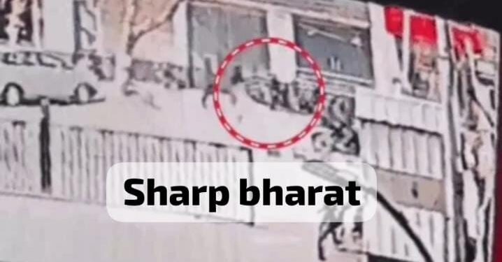 Jamshedpur gangster murder in Dehradun : जमशेदपुर के गैंगस्टर विक्रम शर्मा की जब हत्या हुई, तब उसके कमर में था पिस्तौल, कई एंगल से हो रही जांच, देखिये – video, हत्या के समय का सीसीटीवी फुटेज – video