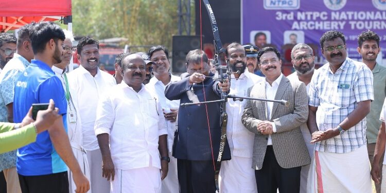 Jharkhand archery association president arjun munda kerala : केरल में तीसरे एनटीपीसी नेशनल रैंकिंग आर्चरी टूर्नामेंट की शुरुआत, पूर्व सीएम अर्जुन मुंडा ने लिया हिस्सा, तीरंदाजी को आगे बढ़ाने का संकल्प