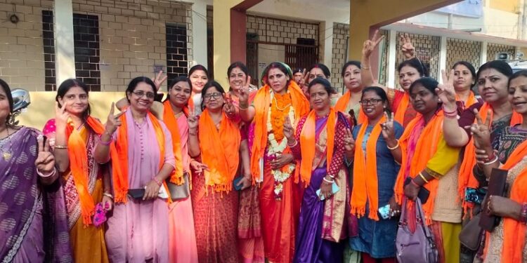 Jugsalai nagar parishad election rinku singh : जुगसलाई नगर परिषद के चुनाव में अध्यक्ष पद की उम्मीदवार रिंकू सिंह ने भरा नामांकन, एक मंच पर आये विधायक सरयू राय, पूर्णिमा साहू समेत तमाम दिग्गज, जुगसलाई की जनता से रिंकू का वादा – जनता के हितों के लिए करेंगी काम, देखिये – video Jugsalai nagar parishad election rinku singh : जुगसलाई नगर परिषद के चुनाव में अध्यक्ष पद की उम्मीदवार रिंकू सिंह ने भरा नामांकन, एक मंच पर आये विधायक सरयू राय, पूर्णिमा साहू समेत तमाम दिग्गज, जुगसलाई की जनता से रिंकू का वादा – जनता के हितों के लिए करेंगी काम, देखिये – video