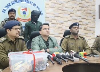 Jamshedpur police action – जुगसलाई चोरी मामले का पुलिस ने किया खुलासा, 1 करोड़ के जेवरात के साथ एक गिरफ्तार, देखिए – video