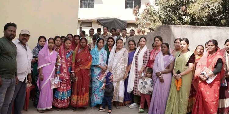 Mango nagar nigam election Sudha Gupta : पूर्व मंत्री बन्ना गुप्ता की पत्नी सुधा गुप्ता ने चलाया ताबड़तोड़ जनसंपर्क, बन्ना और सुधा गुप्ता ने किया वादा – मानगो को झारखंड का बेस्ट नगर निगम क्षेत्र बनायेंगे, विकास किया है, विकास करेंगे Mango nagar nigam election Sudha Gupta : पूर्व मंत्री बन्ना गुप्ता की पत्नी सुधा गुप्ता ने चलाया ताबड़तोड़ जनसंपर्क, बन्ना और सुधा गुप्ता ने किया वादा – मानगो को झारखंड का बेस्ट नगर निगम क्षेत्र बनायेंगे, विकास किया है, विकास करेंगे