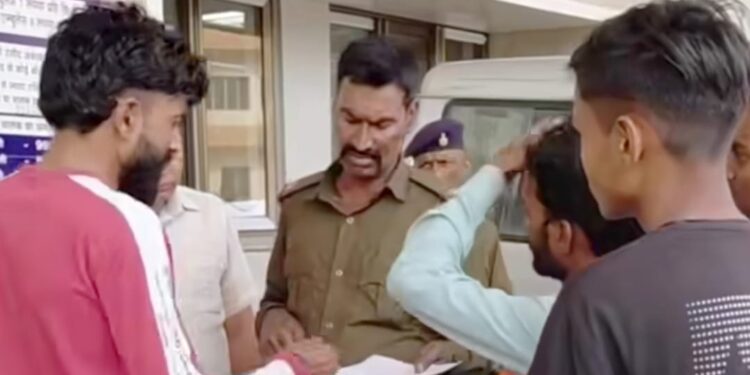 Jamshedpur crime : मानगो में कुंवर बस्ती और गुरुद्वारा बस्ती के छात्रों के बीच मारपीट, कई घायल