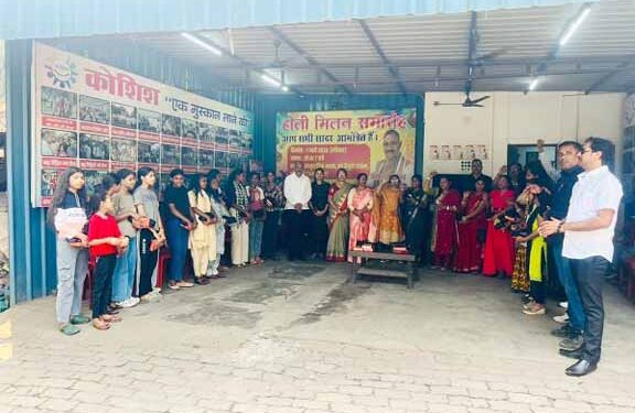 jamshedpur mahila divas-समाजसेवी शिव शंकर सिंह ने अंतरराष्ट्रीय महिला दिवस पर बच्चियों व महिलाओं को किया सम्मानित
