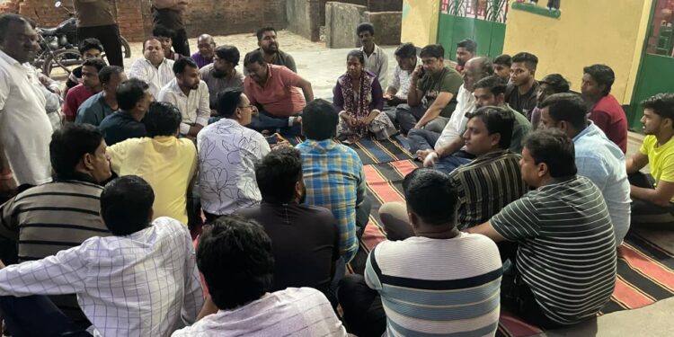 jamshedpur rural- चाकुलिया की रंकिणी मंदिर में हुई अखाड़ा कमेटी की बैठक, दिनेश सिंह बने संयोजक jamshedpur rural- चाकुलिया की रंकिणी मंदिर में हुई अखाड़ा कमेटी की बैठक, दिनेश सिंह बने संयोजक