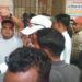 west singhbhum sonua hungama- सोनुआ अंचल कार्यालय के कम्प्यूटर ऑपरेटर पर मारपीट और अवैध वसूली का आरोप, ट्रैक्टर चालकों का अंचल कार्यालय पर हंगामा west singhbhum sonua hungama- सोनुआ अंचल कार्यालय के कम्प्यूटर ऑपरेटर पर मारपीट और अवैध वसूली का आरोप, ट्रैक्टर चालकों का अंचल कार्यालय पर हंगामा