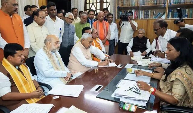 Bihar politics- नीतीश, नितिन, शिवेश, रामनाथ व उपेंद्र कुशवाहा ने राज्यसभा के लिए दाखिल किया नामांकन