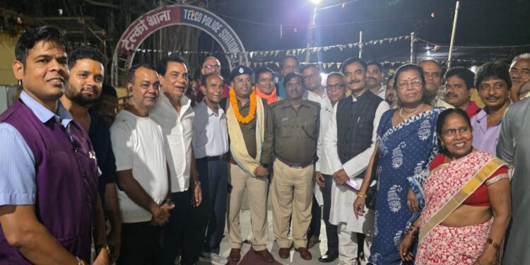 jamshedpur telco shanti samity : टेल्को थाना शांति समिति के सदस्यों ने नए थाना प्रभारी रमेश प्रसाद का किया अभिनंदन, बेहतर टेल्को बनाने का संकल्प