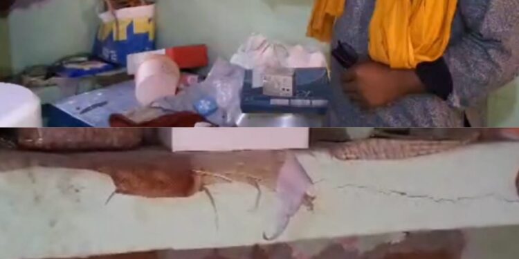 Jamshedpur border area incident- कपाली में अज्ञात बदमाशों ने बम विस्फोट कर घर की दीवार को किया क्षतिग्रस्त, पुलिस मामले की जांच में जुटी, देखिए video Jamshedpur border area incident- कपाली में अज्ञात बदमाशों ने बम विस्फोट कर घर की दीवार को किया क्षतिग्रस्त, पुलिस मामले की जांच में जुटी, देखिए video