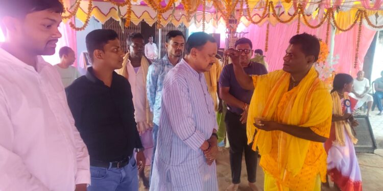 jamshedpur rural- बहरागोड़ा के केसरदा एवं कांठूलिया गांव में आयोजित हरिनाम संकीर्तन में शामिल हुए डॉ. दिनेशानंद गोस्वामी jamshedpur rural- बहरागोड़ा के केसरदा एवं कांठूलिया गांव में आयोजित हरिनाम संकीर्तन में शामिल हुए डॉ. दिनेशानंद गोस्वामी