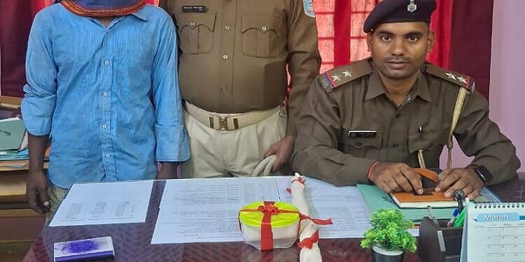 Jamshedpur rural accused arrested : चाकुलिया के सुनसुनिया रेलवे फाटक के पास महिला एवं बच्ची पर रॉड से हमला, दोनों घायलों का अस्पताल में चल रहा इलाज, पुलिस ने आरोपी वीरसिंह मांडी को गिरफ्तार कर भेजा जेल