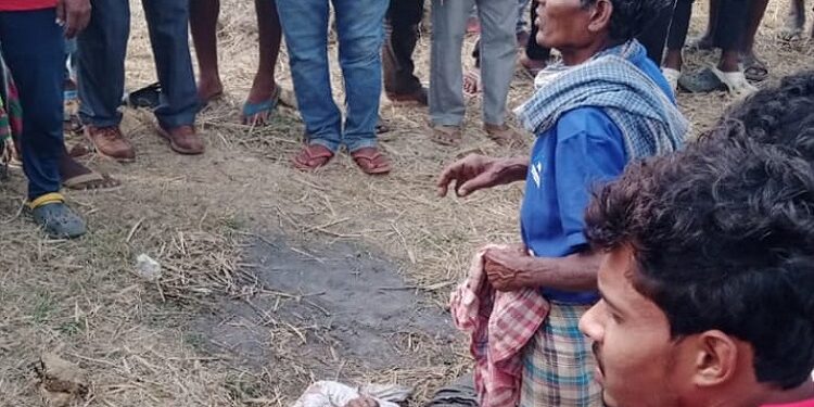 Jamshedpur rural one in tusker attack : गुड़ाबांदा में हाथी के हमले में युवक की मौत, क्षेत्र में दहशत, ग्रामीणों में आक्रोष Jamshedpur rural one in tusker attack : गुड़ाबांदा में हाथी के हमले में युवक की मौत, क्षेत्र में दहशत, ग्रामीणों में आक्रोष