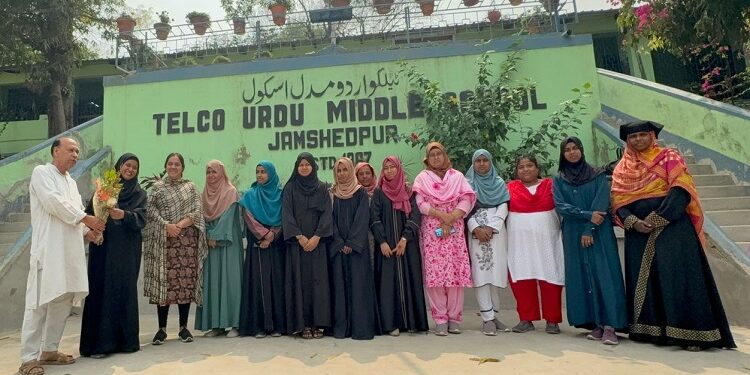 Jamshedpur school teachers honored on world women’s day : टेल्को वेलफेयर सोसाइटी ने टेल्को उर्दू स्कूल की शिक्षिकाओं को किया सम्मानित, विश्व महिला दिवस के अवसर पर स्कूल परिसर में समारोह आयोजित