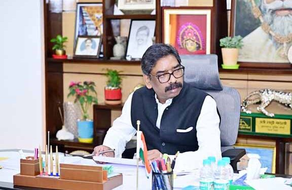 jharkhand state prisoners meeting : झारखंड राज्य सजा पुनरीक्षण पर्षद की 36वीं बैठक में आजीवन कारावास की सजा काट रहे 23 कैदियों की रिहाई पर सहमति, 34 के नाम प्रस्ताव में लाये गये थे jharkhand state prisoners meeting : झारखंड राज्य सजा पुनरीक्षण पर्षद की 36वीं बैठक में आजीवन कारावास की सजा काट रहे 23 कैदियों की रिहाई पर सहमति, 34 के नाम प्रस्ताव में लाये गये थे