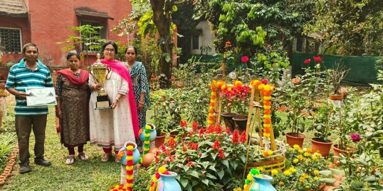 Jamshedpur spiritual garden – जमशेदपुर की रहने वाली उषा सतीश कुमार ने पेश की मिसाल, टाटा स्टील की बंगला को एक खूबसूरत ‘स्पिरिचुअल गार्डन’ में बदला, देखिए – video