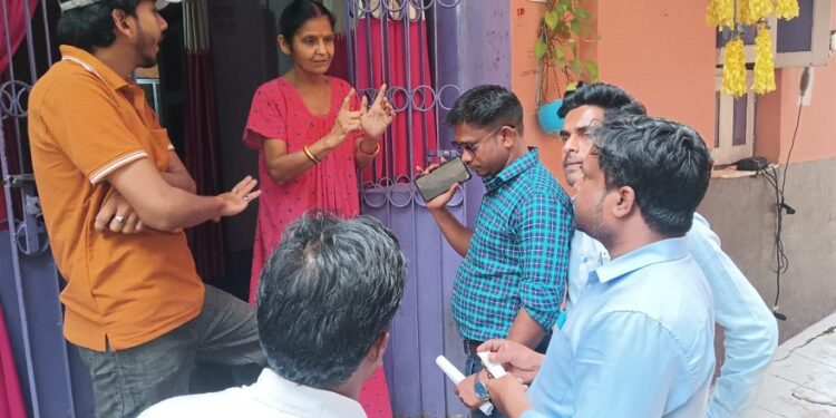 Jugsalai nagar parishad action : जुगसलाई में होल्डिंग टैक्स के बड़े बकायदारों पर कार्रवाई, दी गयी अंतिम नोटिस