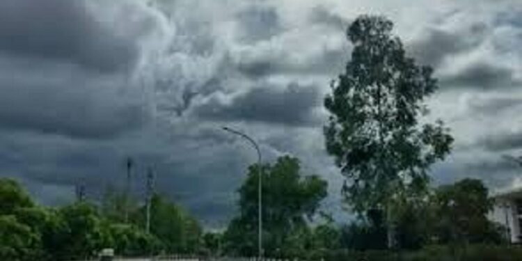 Jharkhand weather update – कोल्हान का बदला मौसम, तेज हवाओं के साथ आंधी-बारिश का अलर्ट