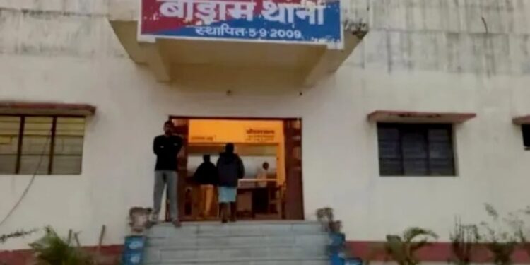 Jamshedpur rural theft – मिर्जाडीह फ्लाइओवर निर्माण स्थल से लोहे व शटरिंग प्लेट की चोरी, लाखों का नुकसान Jamshedpur rural theft – मिर्जाडीह फ्लाइओवर निर्माण स्थल से लोहे व शटरिंग प्लेट की चोरी, लाखों का नुकसान