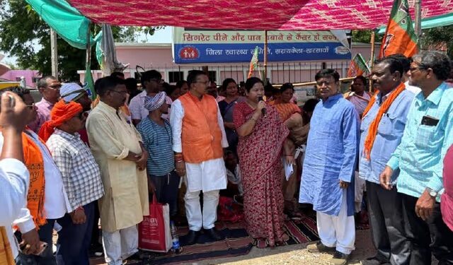 saraikela rajnagar bjp protest- राजनगर अस्पताल में मां-बच्चे की मौत पर भाजपा का धरना-प्रदर्शन