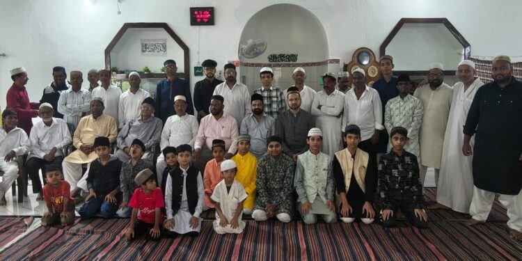 jamshedpur bakrid-आजादनगर,अहमदिया मुस्लिम मस्जिद में ईद उल-अजहा की नमाज अदा की गई, विश्व शांति व भाईचारे के लिए मांगी दुआ