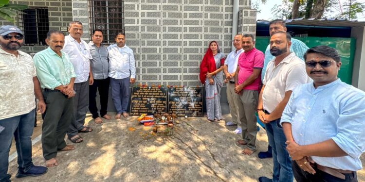 jamshedpur east develoopment : गोलमुरी के विभिन्न क्षेत्रों में हाई मास्ट लाइट अधिष्ठापन कार्य का जमशेदपुर पूर्वी के विधायक पूर्णिमा साहू ने किया शिलान्यास, 27.24 लाख की लागत से कई बस्ती क्षेत्र और खेल के मैदान होंगे रोशन jamshedpur east develoopment : गोलमुरी के विभिन्न क्षेत्रों में हाई मास्ट लाइट अधिष्ठापन कार्य का जमशेदपुर पूर्वी के विधायक पूर्णिमा साहू ने किया शिलान्यास, 27.24 लाख की लागत से कई बस्ती क्षेत्र और खेल के मैदान होंगे रोशन