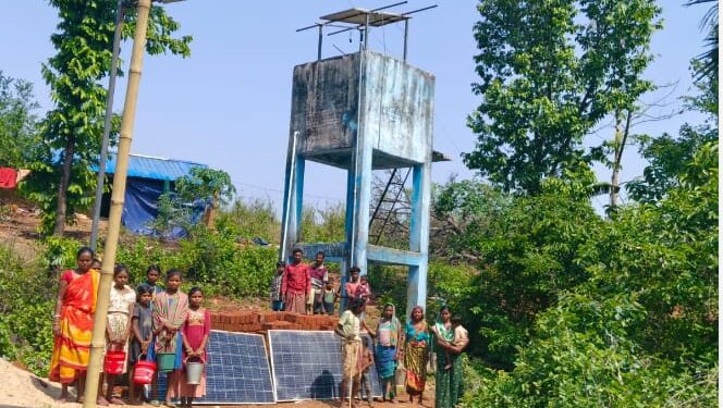 jamshedpur rural water crisis-चाकुलिया के पोचापानी में निर्मित सोलर जलमीनार का प्लेट टूटा, पेयजल संकट