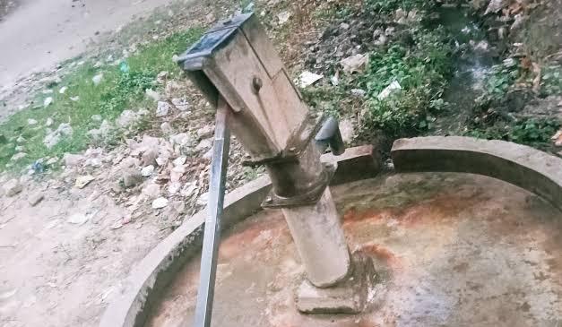 jamshedpur rural- गालूडीह व आस पास के इलाके में जलस्तर गिरा, चापाकल सूखे, नहीं निकल रहा पानी, जलसंकट गहराया jamshedpur rural- गालूडीह व आस पास के इलाके में जलस्तर गिरा, चापाकल सूखे, नहीं निकल रहा पानी, जलसंकट गहराया