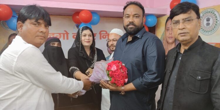 Jamshedpur mango nagar nigam : मानगो नगर निगम की वार्ड सदस्य रानी परवीन ने खोला नया कार्यालय, जेबा खान के साथ मौजूद रहे डिप्टी मेयर Jamshedpur mango nagar nigam : मानगो नगर निगम की वार्ड सदस्य रानी परवीन ने खोला नया कार्यालय, जेबा खान के साथ मौजूद रहे डिप्टी मेयर