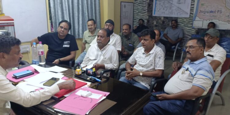 Jamshedpur jugsalai crime : जुगसलाई के पार्षद अब्बास अंसारी से मांगी गई रंगदारी, पार्षदों ने खोला मोर्चा, थाने में की लिखित शिकायत दर्ज