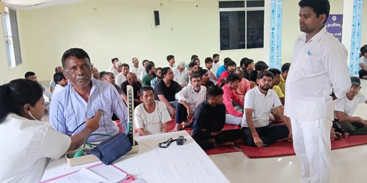 Jamshedpur central jail : जमशेदपुर के घाघीडीह सेन्ट्रल जेल  में लगी जेल अदालत, कैदियों को किया जागरूक, लगा मेडिकल कैंप