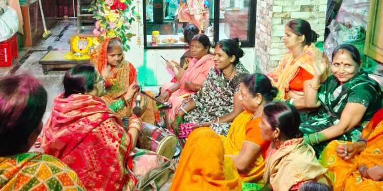 jamshedpur shiv charcha- जुगसलाई शनिदेव मंदिर में झारखण्ड शनि शांति यज्ञ आरंभ,महिलाओं ने की शिव चर्चा
