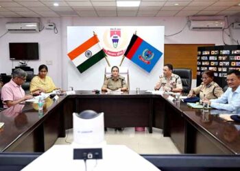 jharkhand dgp meeting : झारखंड की डीजीपी ने की अपराध और अपराधियों को कंट्रोल करने को लेकर बैठक, नये अपराधिक कानूनों के परिप्रेक्ष्य में ई-साक्ष्य ऐप की दी गयी सारे एसएसपी और एसपी को जानकारी