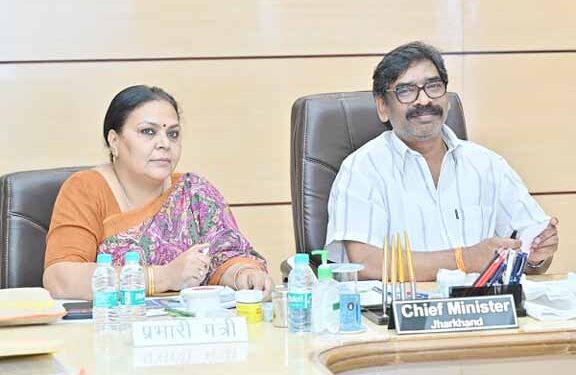 jharkhand cm rural department meeting : मुख्यमंत्री हेमन्त सोरेन ने की ग्रामीण विकास विभाग की अद्यतन कार्य प्रगति की बैठक, विकास की राह में खड़े अंतिम व्यक्ति तक योजनाओं को पहुंचाना सर्वोच्च प्राथमिकता, सखी मंडलों की संख्या बढ़ेगा