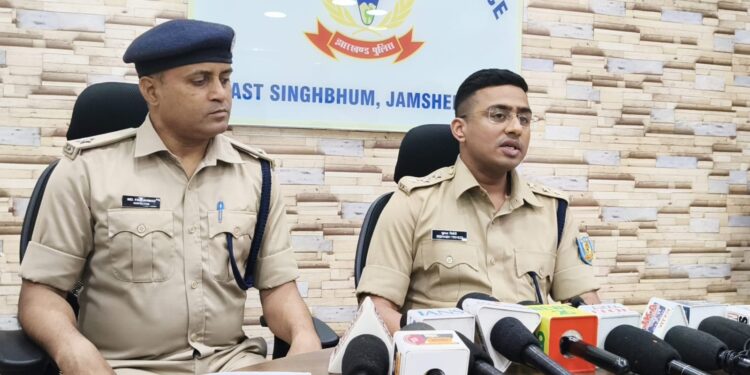 jamshedpur police success- सिदगोड़ा पुलिस को मिली सफलता, वाहन चोर गिरोह का किया खुलासा, चार गिरफ्तार, चोरी के तीन वाहन बरामद, देखिए video jamshedpur police success- सिदगोड़ा पुलिस को मिली सफलता, वाहन चोर गिरोह का किया खुलासा, चार गिरफ्तार, चोरी के तीन वाहन बरामद, देखिए video