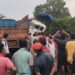 saraikela road accident- राजनगर- चाईबासा मार्ग पर सड़क हादसा, ट्रेलर व हाइवा में टक्कर, हाइवा चालक केबिन में फंसा,मौत, आवागमन बाधित