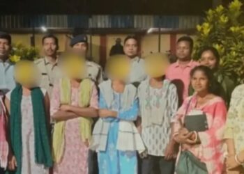 Jharkhand human trafficking : पश्चिम सिंहभूम जिले से मानव तस्करी करने के बड़े नेटवर्क का पता चला, 9 मासूम जिंदगियां करायी गयी मुक्त Jharkhand human trafficking : पश्चिम सिंहभूम जिले से मानव तस्करी करने के बड़े नेटवर्क का पता चला, 9 मासूम जिंदगियां करायी गयी मुक्त