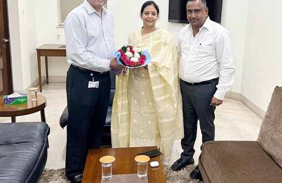 tata steel md meets mango nagar nigam mayor : मानगो नगर निगम की मेयर सुधा गुप्ता एवं पूर्व मंत्री बन्ना गुप्ता ने टाटा स्टील के प्रबंध निदेशक टीवी नरेंद्रन से की मुलाकात, स्मार्ट मानगो बनाने की दिशा में हुई सकारात्मक पहल tata steel md meets mango nagar nigam mayor : मानगो नगर निगम की मेयर सुधा गुप्ता एवं पूर्व मंत्री बन्ना गुप्ता ने टाटा स्टील के प्रबंध निदेशक टीवी नरेंद्रन से की मुलाकात, स्मार्ट मानगो बनाने की दिशा में हुई सकारात्मक पहल