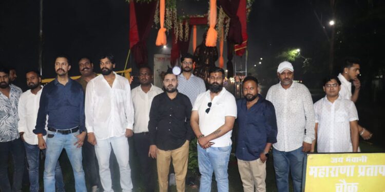 jamshedpur karni sena : करणी सेना ने महाराणा प्रताप जयंती की पूर्व संध्या पर की भव्य आतिशबाजी, लड्डू वितरण कर लगाये जय महाराणा की जयकारे jamshedpur karni sena : करणी सेना ने महाराणा प्रताप जयंती की पूर्व संध्या पर की भव्य आतिशबाजी, लड्डू वितरण कर लगाये जय महाराणा की जयकारे