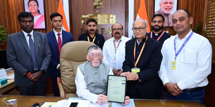 Jharkhand governor inaugurates : राज्य में स्व-गणना प्रक्रिया का शुभारंभ, राज्यपाल संतोष गंगवार ने किया आरंभ Jharkhand governor inaugurates : राज्य में स्व-गणना प्रक्रिया का शुभारंभ, राज्यपाल संतोष गंगवार ने किया आरंभ