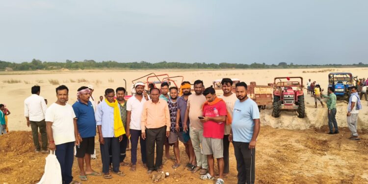 jamshedpur mining department- पूर्वी सिंहभूम जिला में वैध तरीके से बालू उठाव का रास्ता साफ, जिला खनन विभाग ने जारी किया परिवहन चालान,अवैध खनन एवं परिवहन पर लगेगा अंकुश
