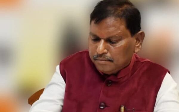 jharkhand ex chief minister arjun munda : देश के बड़े आदिवासी नेता, पूर्व सीएम, पूर्व केंद्रीय मंत्री अर्जुन मुंडा के साथ पश्चिम सिंहभूम प्रशासन ने किया ऐसा व्यवहार, दुखी होकर अर्जुन मुंडा बोले – मैं न तो विधायक हूं, न सांसद और न ही मंत्री, किन्तु मैं झारखंड राज्य के मुख्यमंत्री तथा भारत सरकार में मंत्री के संवैधानिक पद पर रहा हूं…… jharkhand ex chief minister arjun munda : देश के बड़े आदिवासी नेता, पूर्व सीएम, पूर्व केंद्रीय मंत्री अर्जुन मुंडा के साथ पश्चिम सिंहभूम प्रशासन ने किया ऐसा व्यवहार, दुखी होकर अर्जुन मुंडा बोले – मैं न तो विधायक हूं, न सांसद और न ही मंत्री, किन्तु मैं झारखंड राज्य के मुख्यमंत्री तथा भारत सरकार में मंत्री के संवैधानिक पद पर रहा हूं……